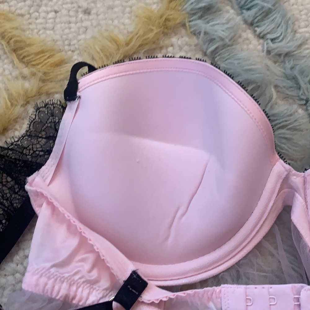 Victoria’s Secret - Picture 5 of 16